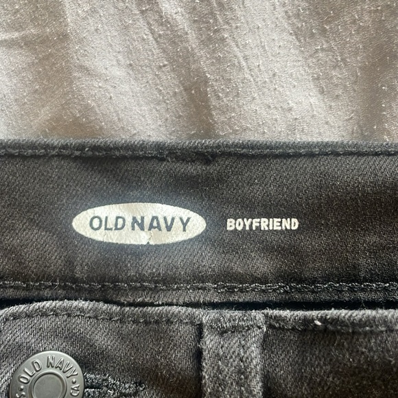 Black old navy shorts - Picture 3 of 3